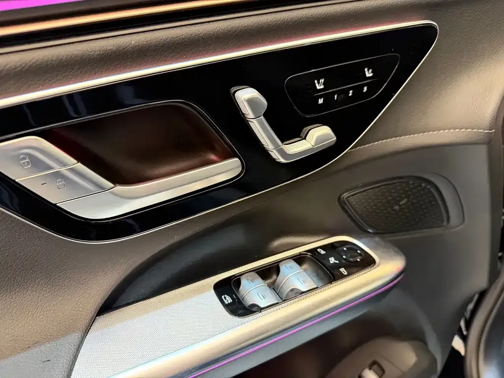 Mercedes-Benz EQE SUV — фото 10