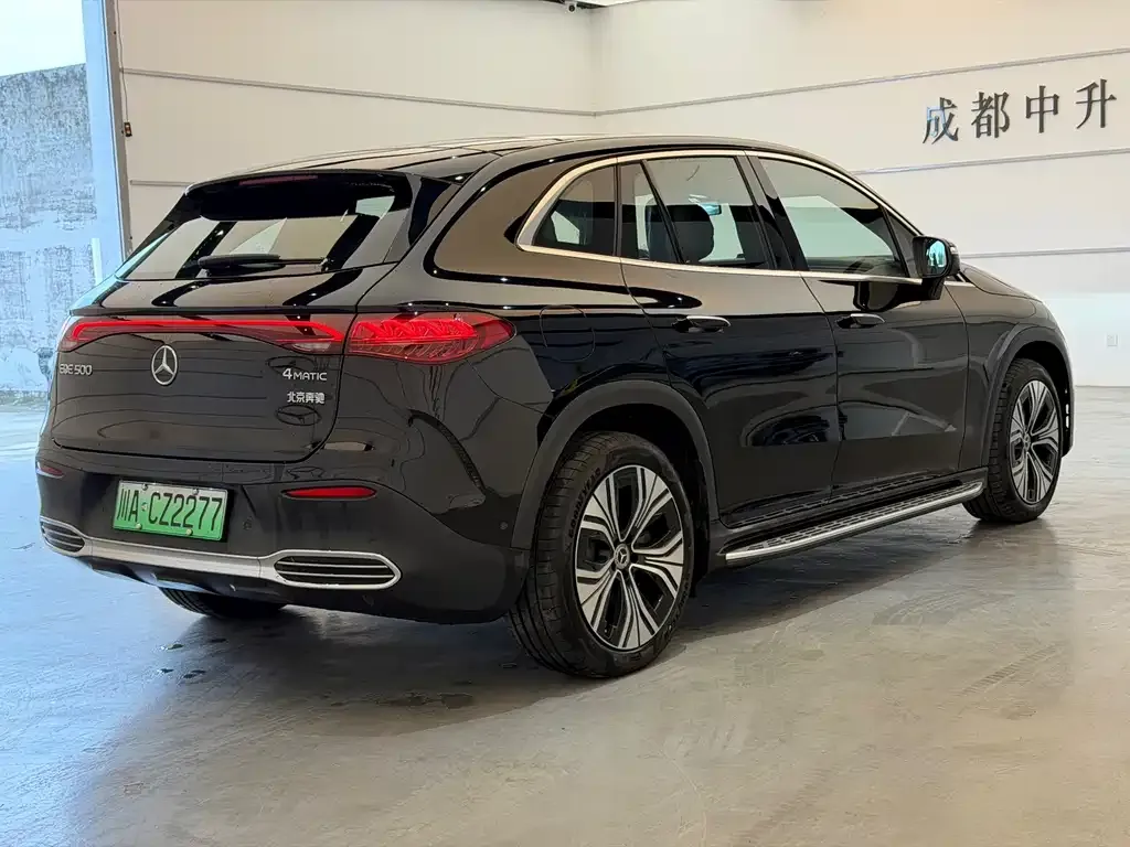 Mercedes-Benz EQE SUV — фото 8