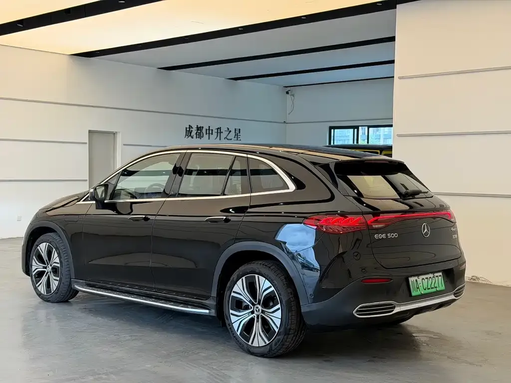 Mercedes-Benz EQE SUV — фото 4