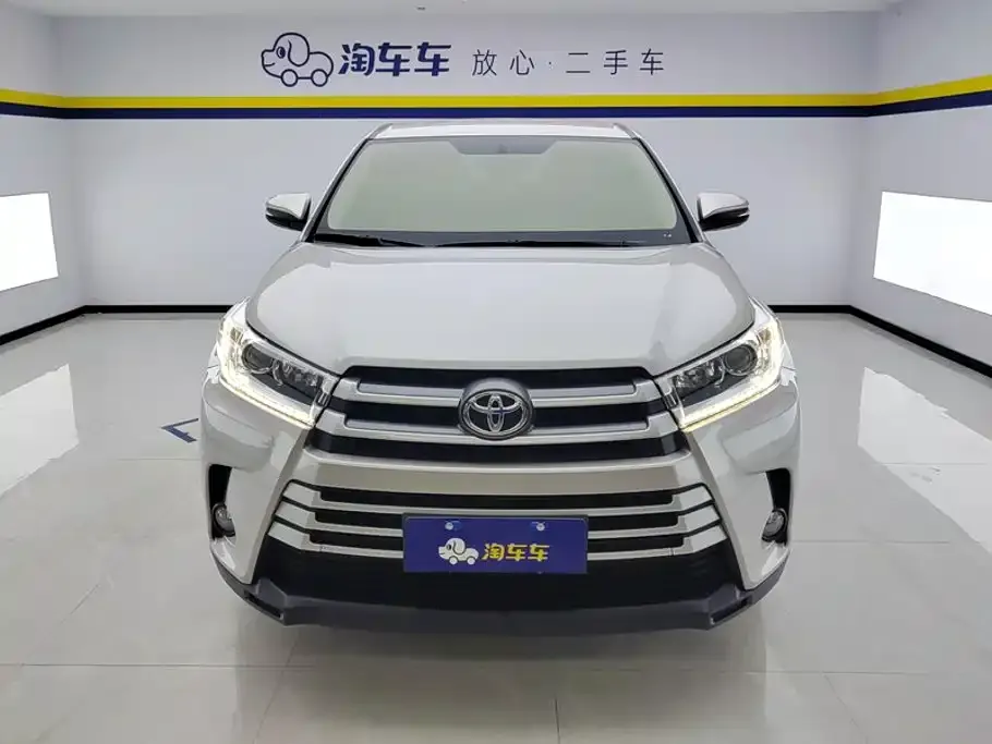 Toyota Highlander — фото 10