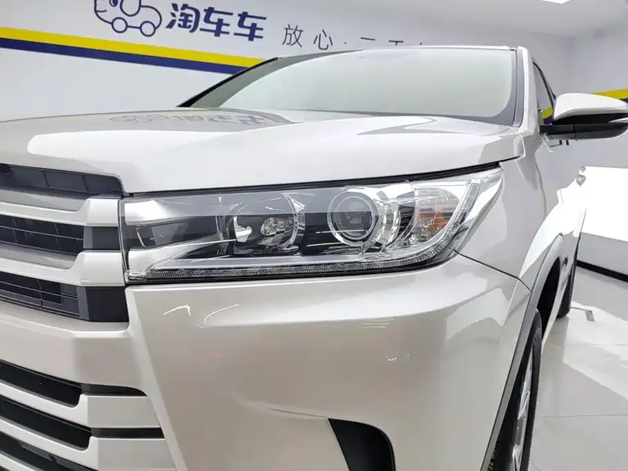 Toyota Highlander — фото 5