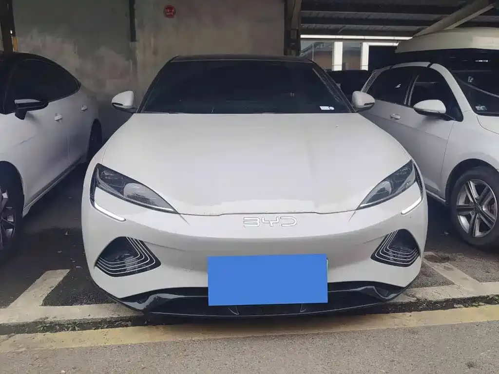 BYD Seal — фото 8