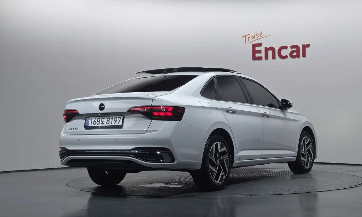 Volkswagen Jetta — фото 4