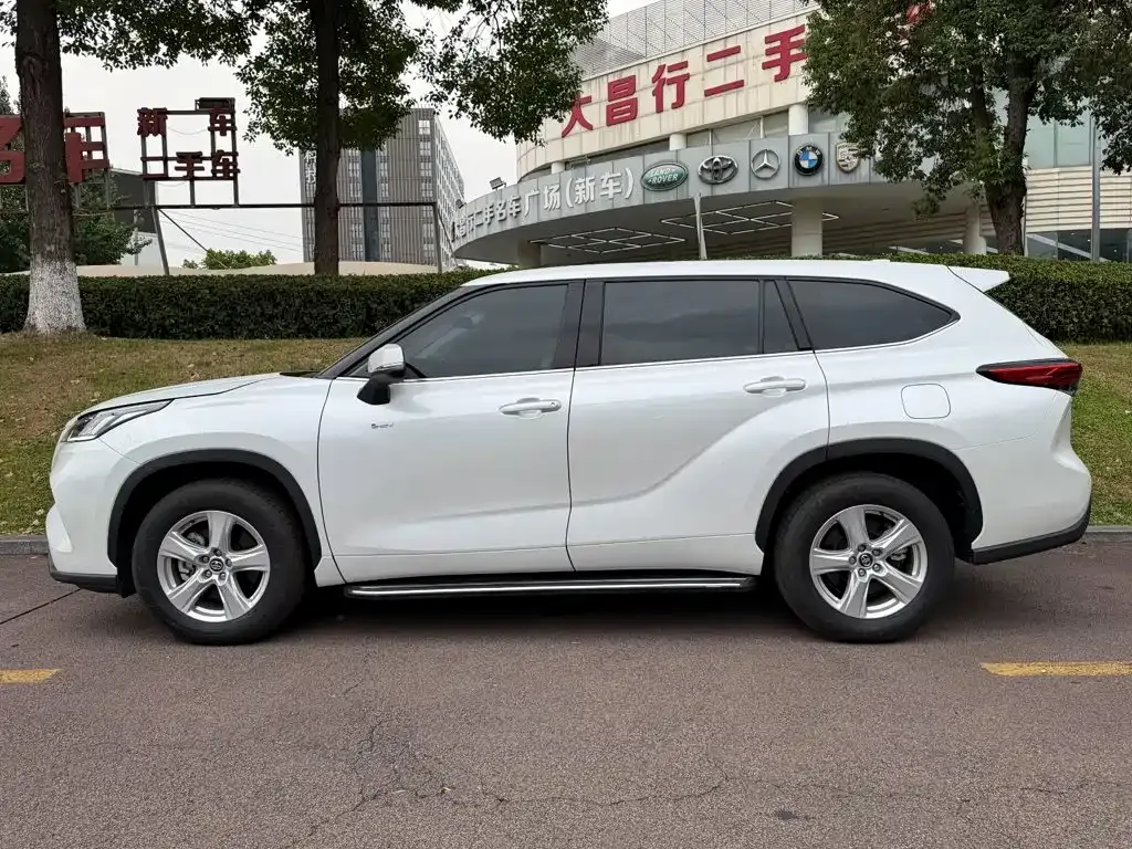 Toyota Highlander — фото 3