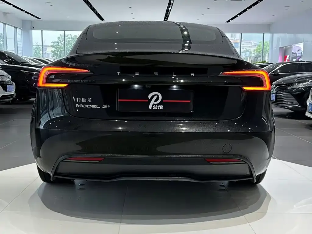 Tesla Model 3 — фото 2