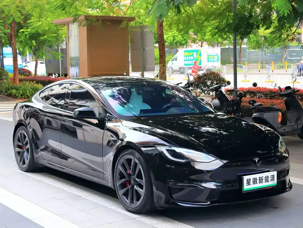 Tesla Model S — фото 10