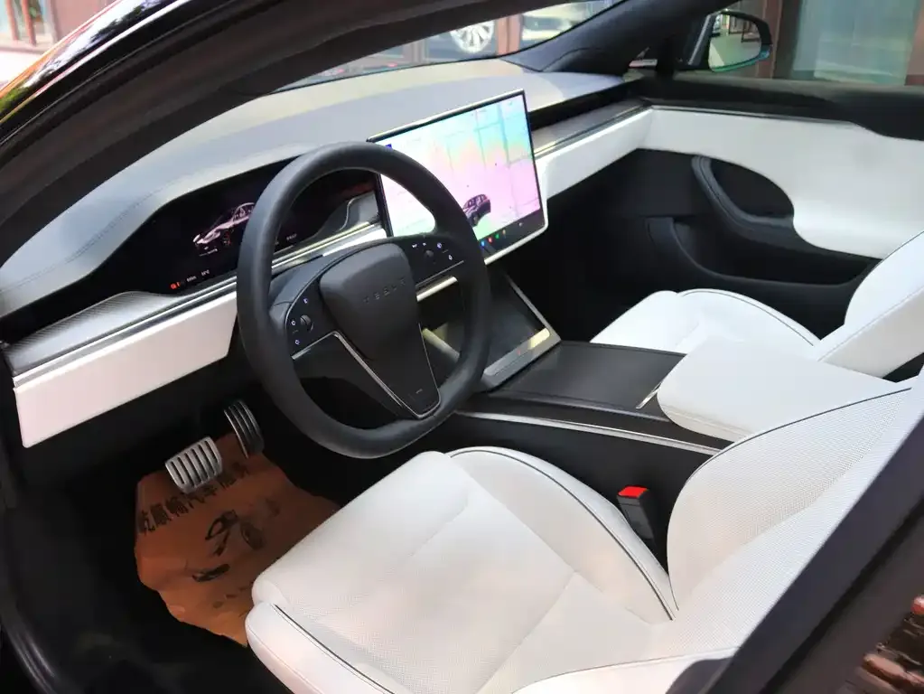 Tesla Model S — фото 4