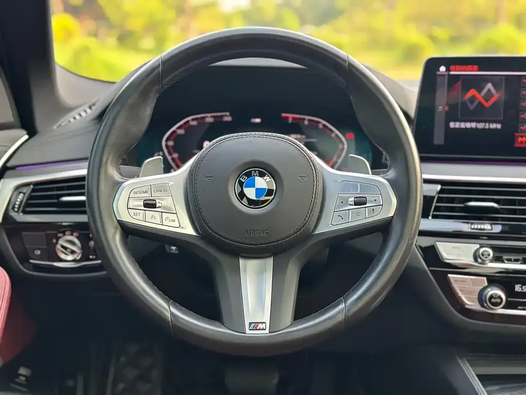 BMW 5 Series — фото 3