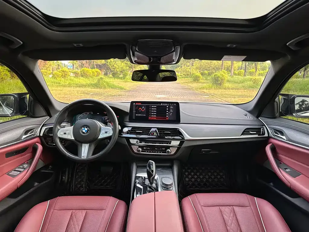 BMW 5 Series — фото 10