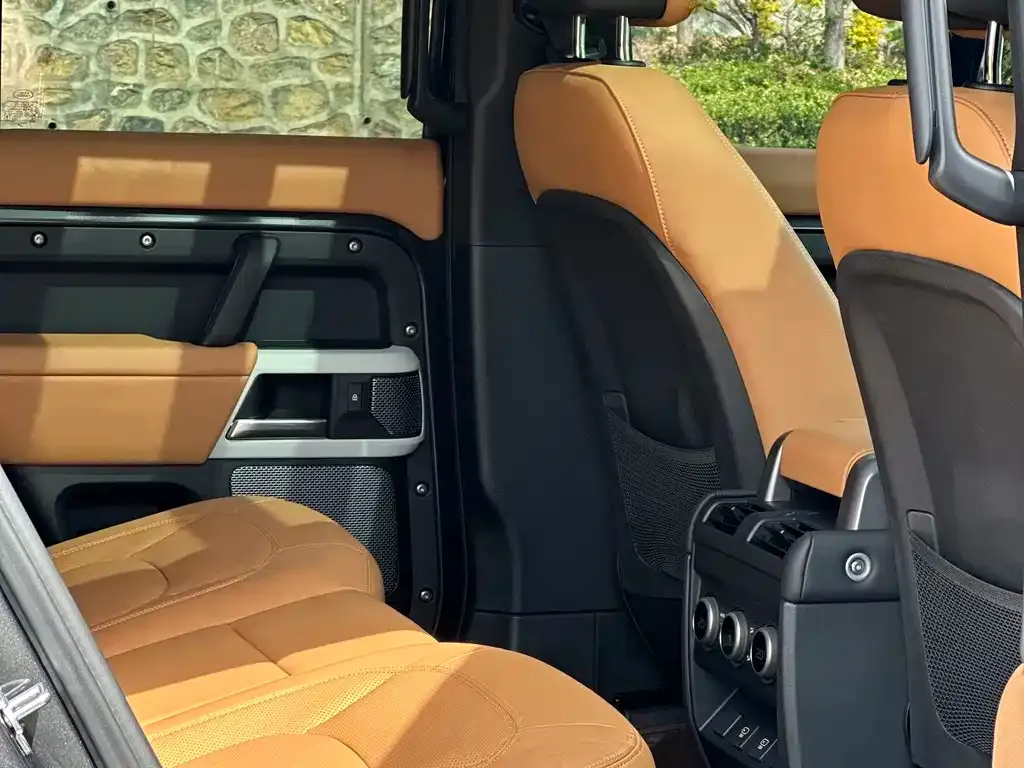 Land Rover Defender — фото 2