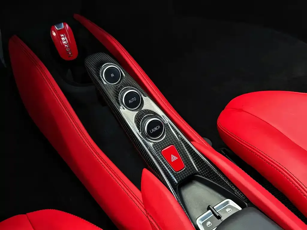 Ferrari F8 — фото 10