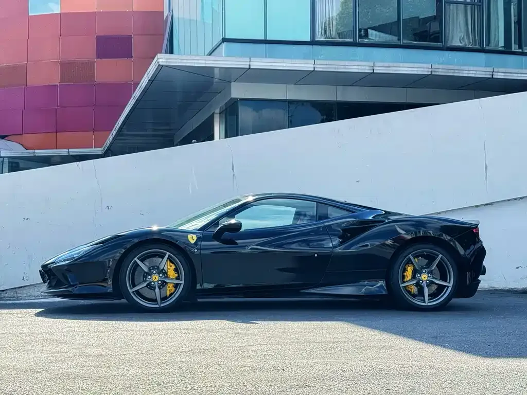 Ferrari F8 — фото 7
