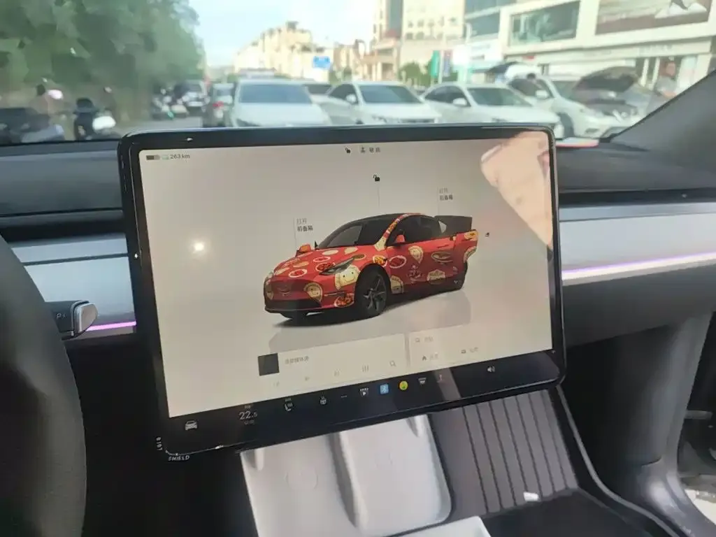 Tesla Model Y — фото 10