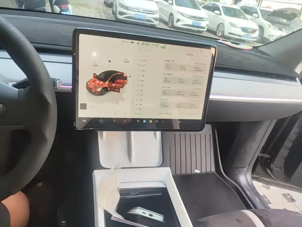 Tesla Model Y — фото 6