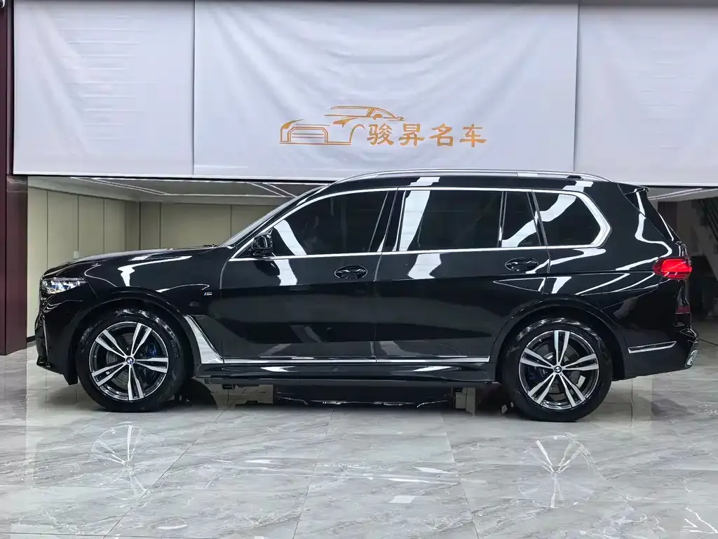 BMW X7 — фото 3