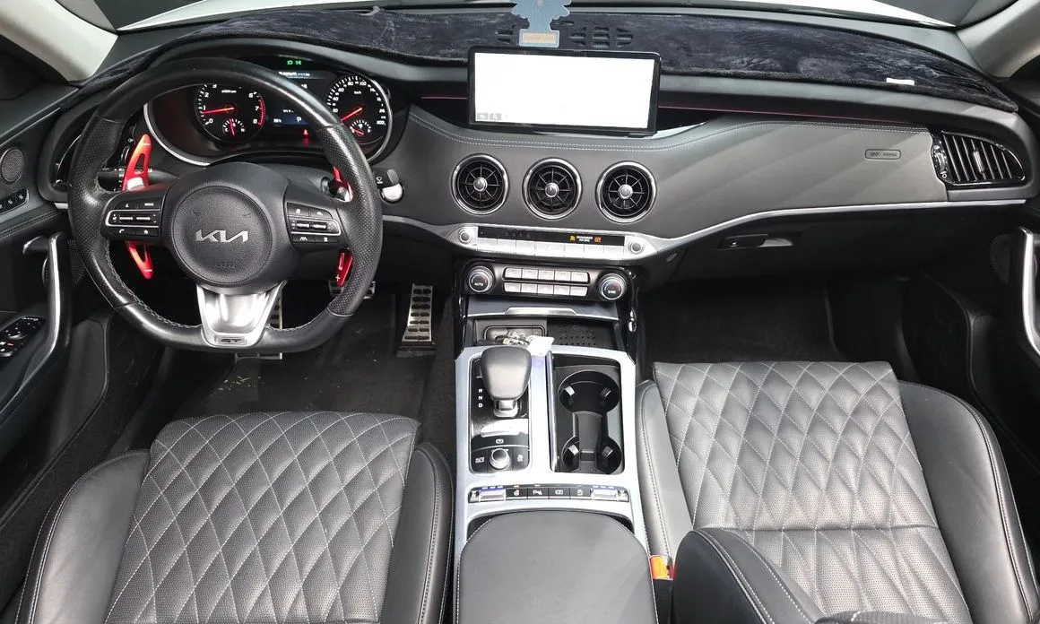 Kia Stinger — фото 10