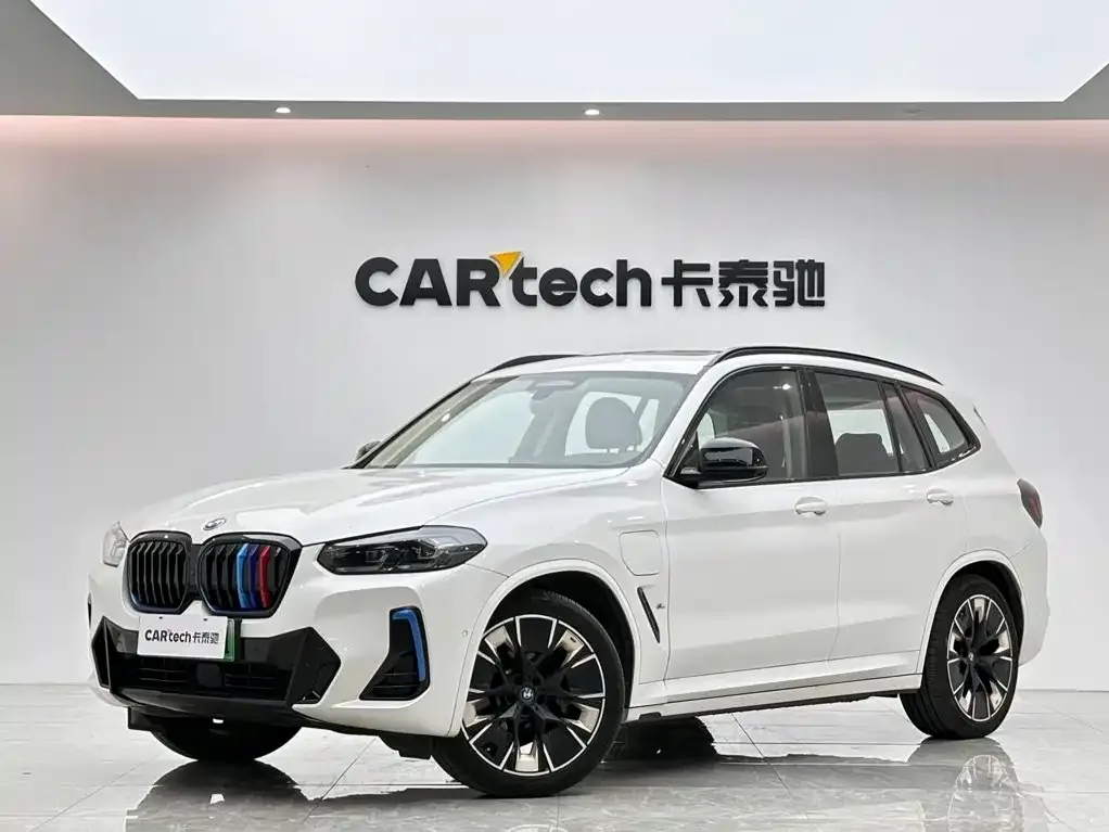 BMW iX3 — фото 1