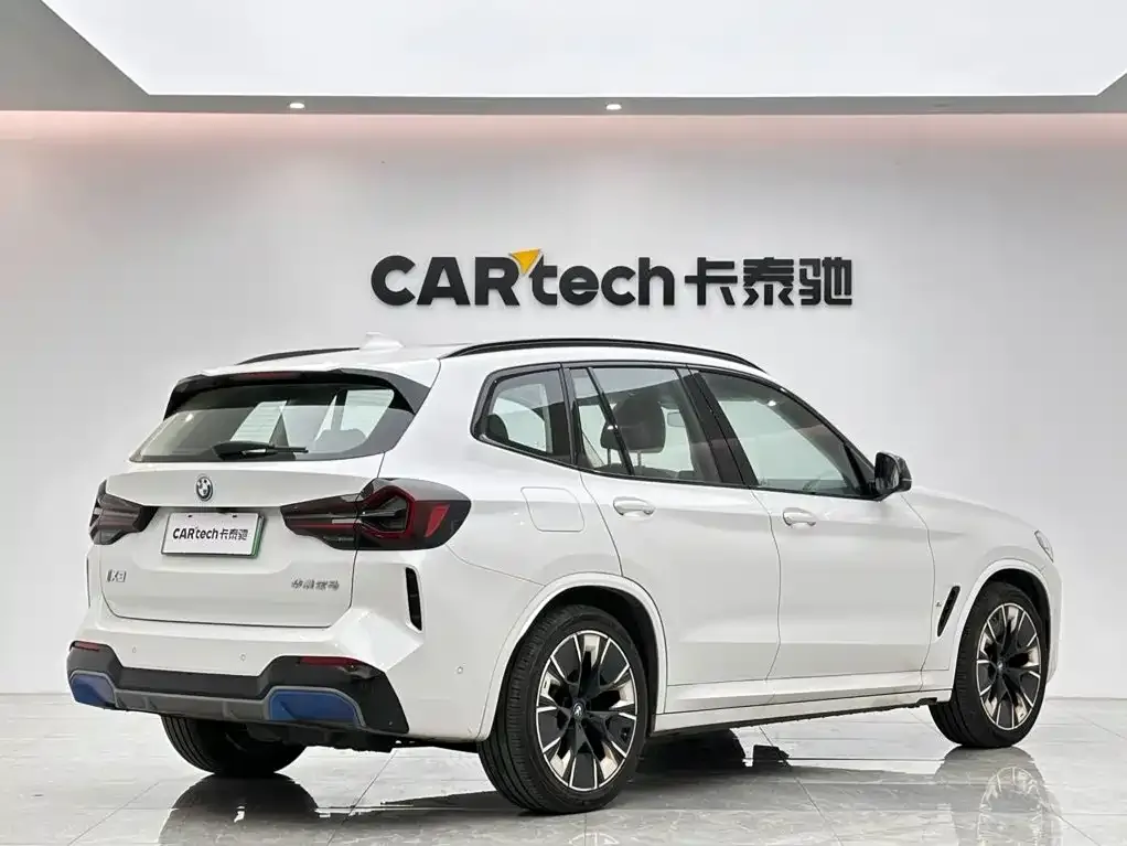 BMW iX3 — фото 3