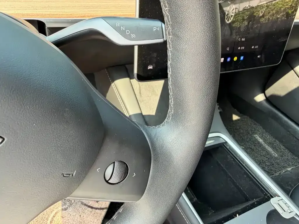Tesla Model 3 — фото 2
