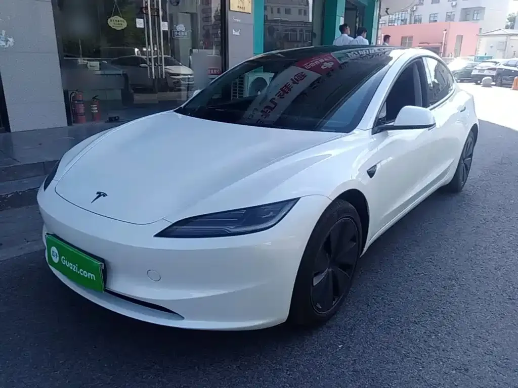 Tesla Model 3 — фото 3
