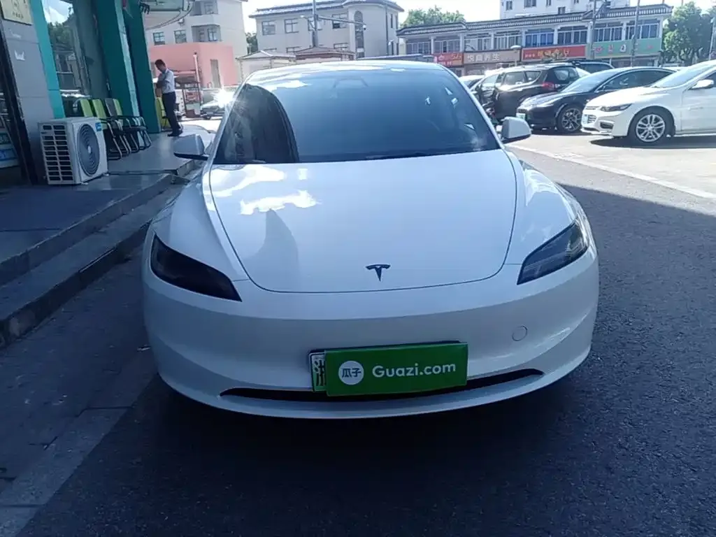 Tesla Model 3 — фото 8