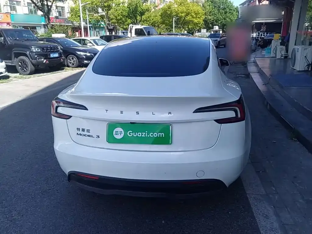 Tesla Model 3 — фото 6
