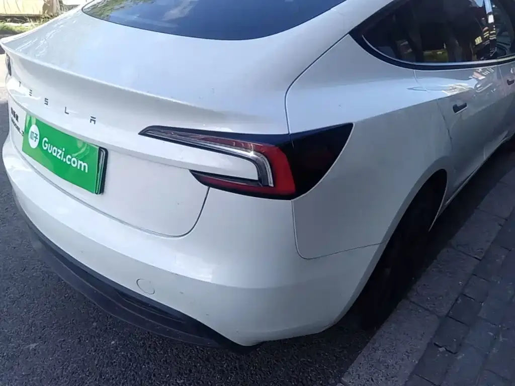 Tesla Model 3 — фото 2