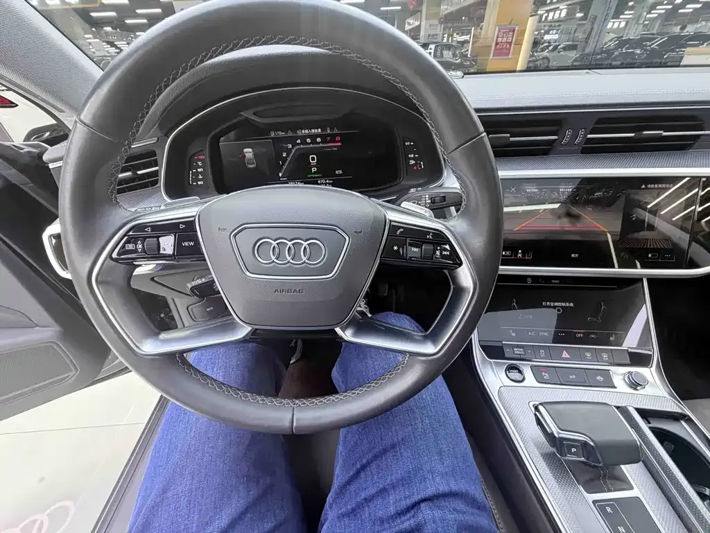 Audi A7L — фото 9