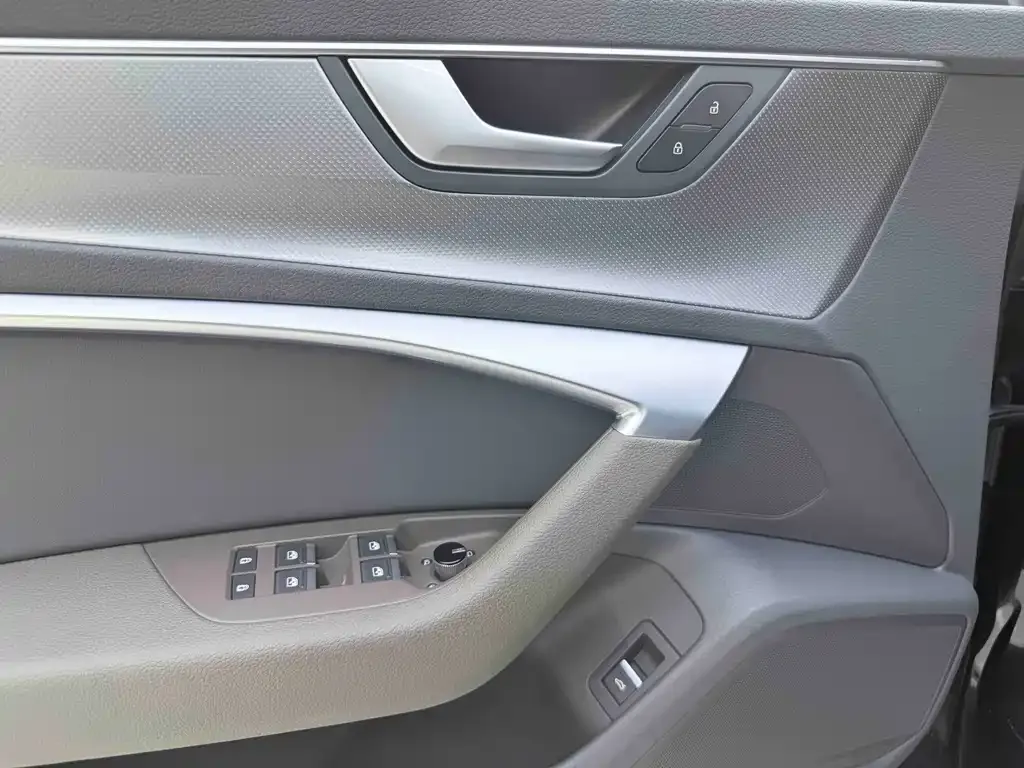 Audi A7L — фото 10