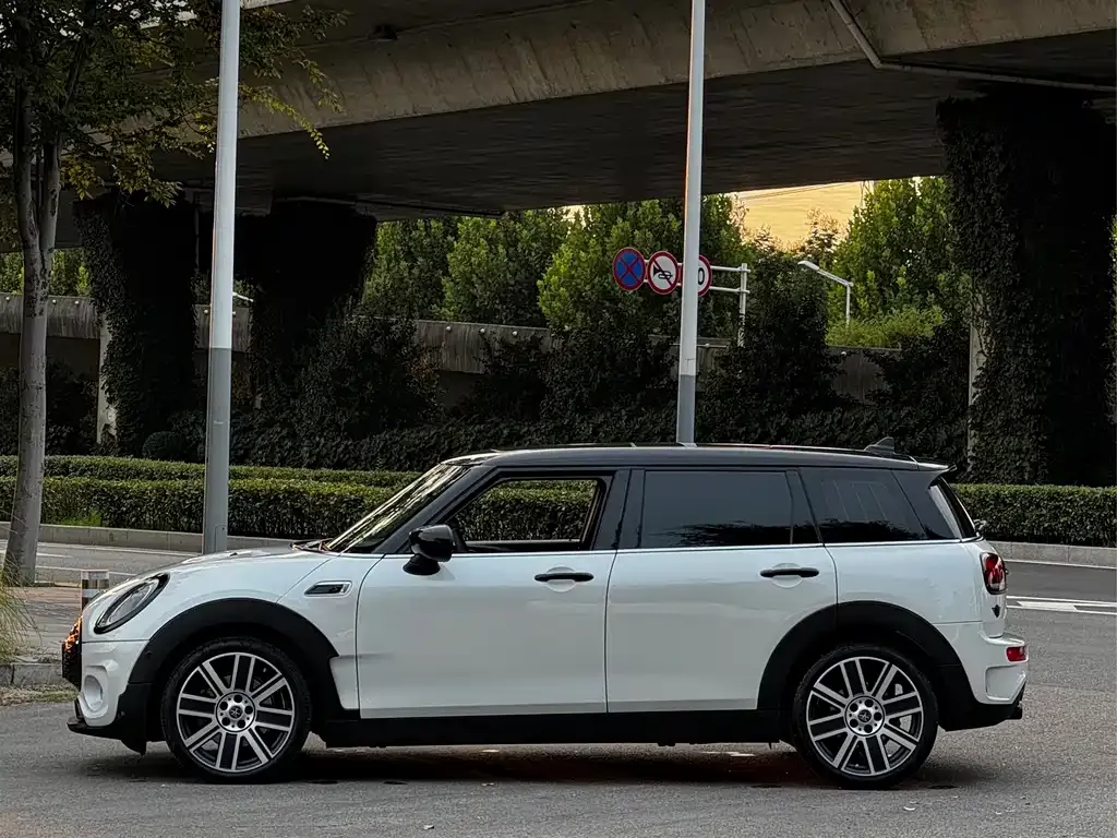 MINI Clubman — фото 3