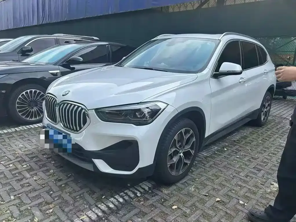 BMW X1 — фото 1