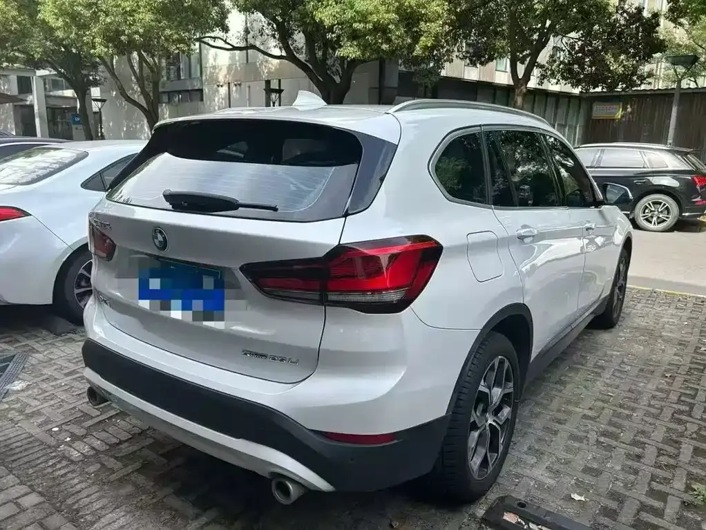 BMW X1 — фото 8