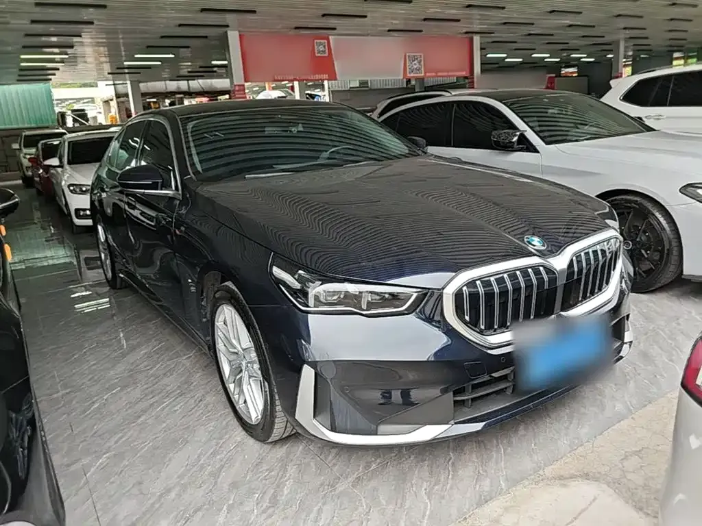 BMW 5 Series — фото 10