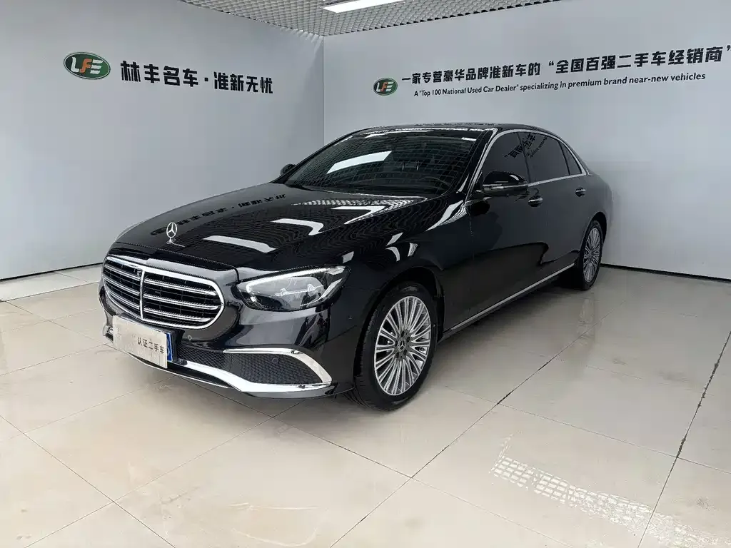 Mercedes-Benz E-Class — фото 1