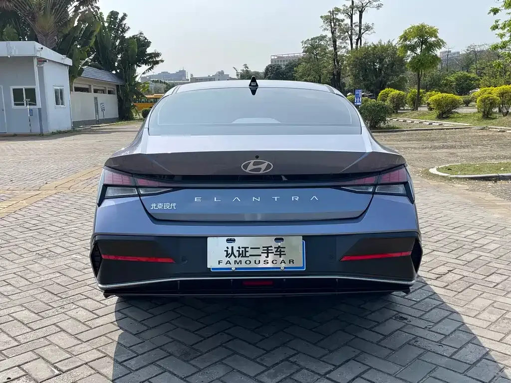 Hyundai Elantra — фото 7