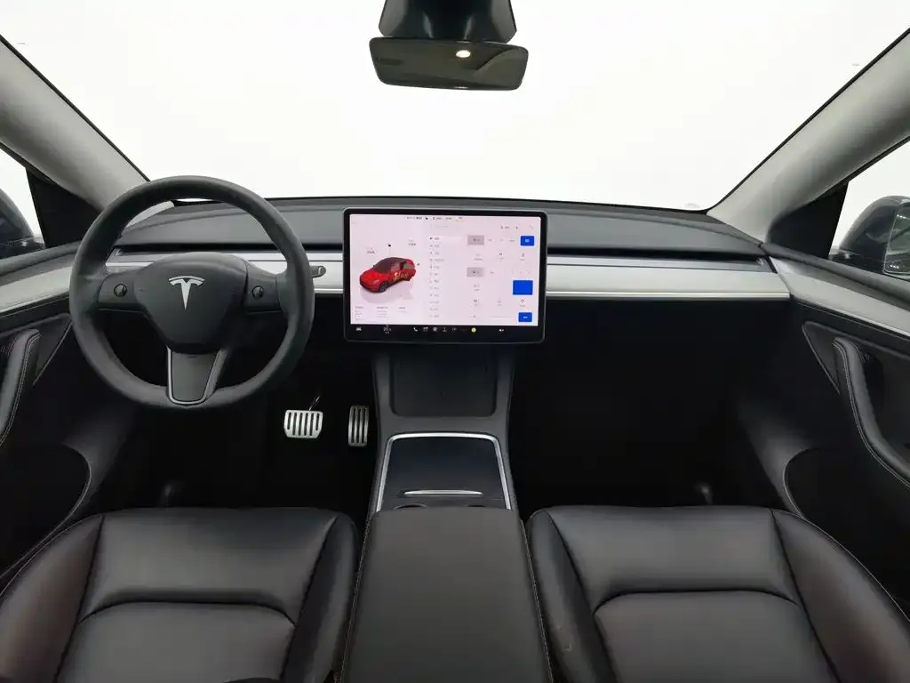 Tesla Model Y — фото 8