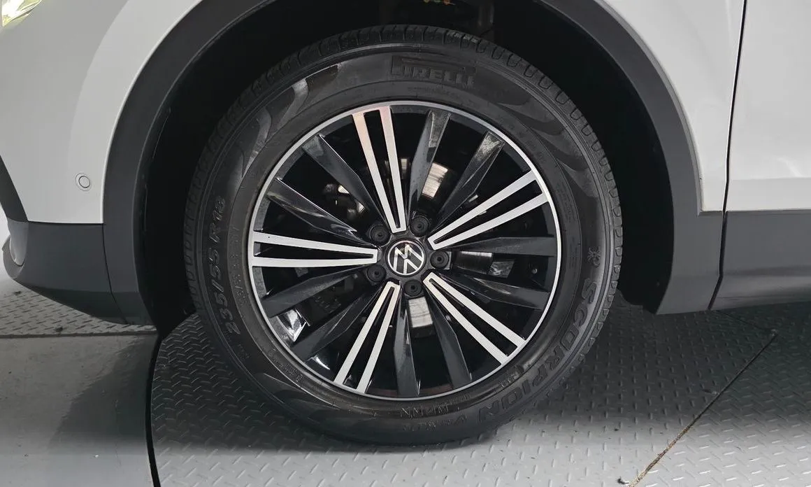 Volkswagen Tiguan — фото 7