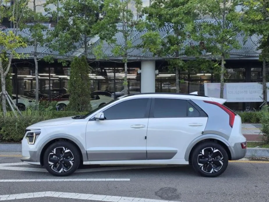 Kia Niro — фото 1