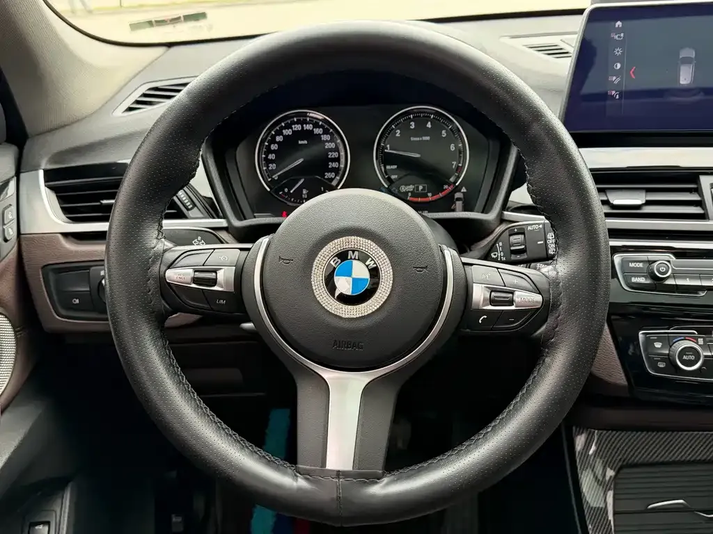 BMW X1 — фото 4