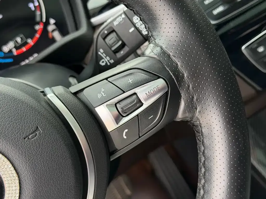 BMW X1 — фото 10
