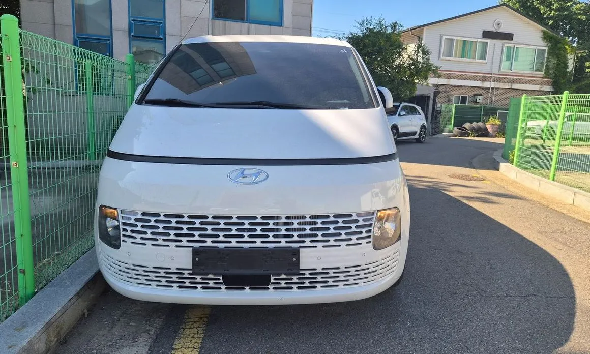 Hyundai Staria — фото 1