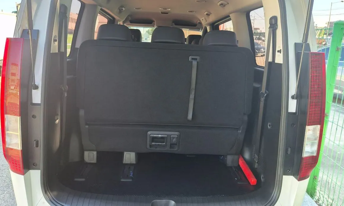 Hyundai Staria — фото 2