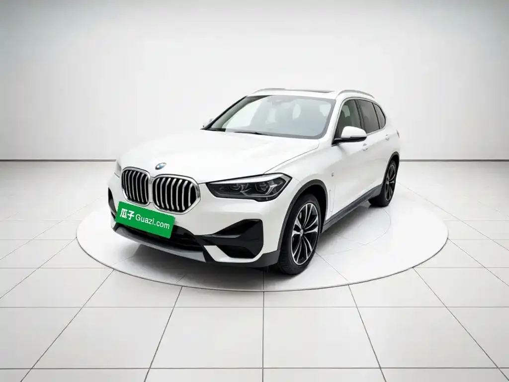 BMW X1 — фото 1