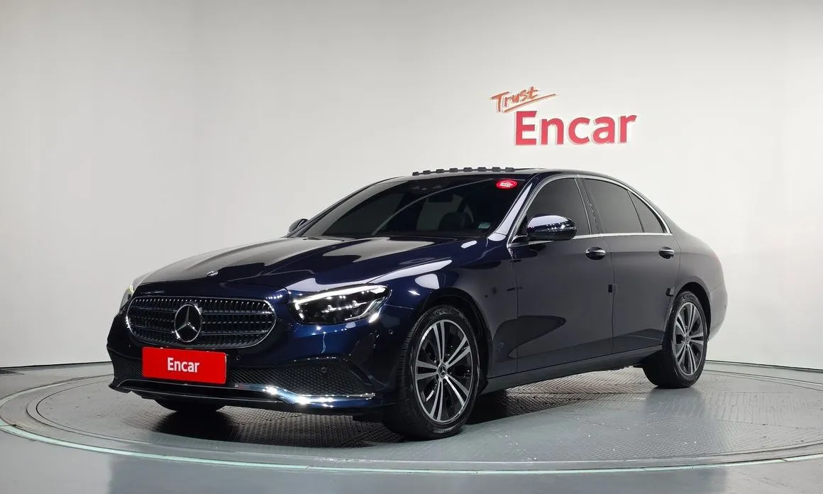Mercedes-Benz E-Class — фото 1