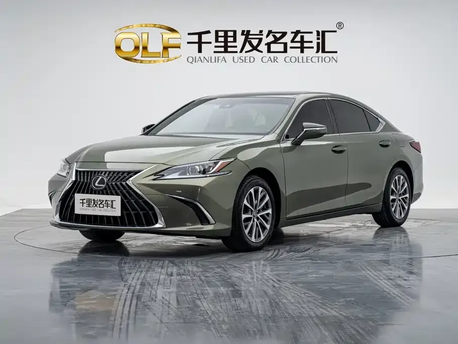 Lexus ES — фото 1