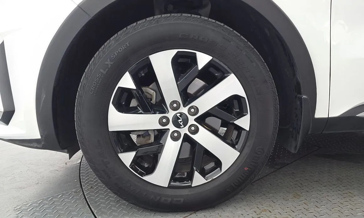 Kia Sorento — фото 9