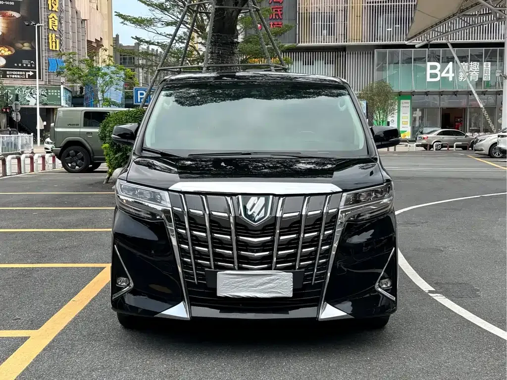 Toyota Alphard — фото 4