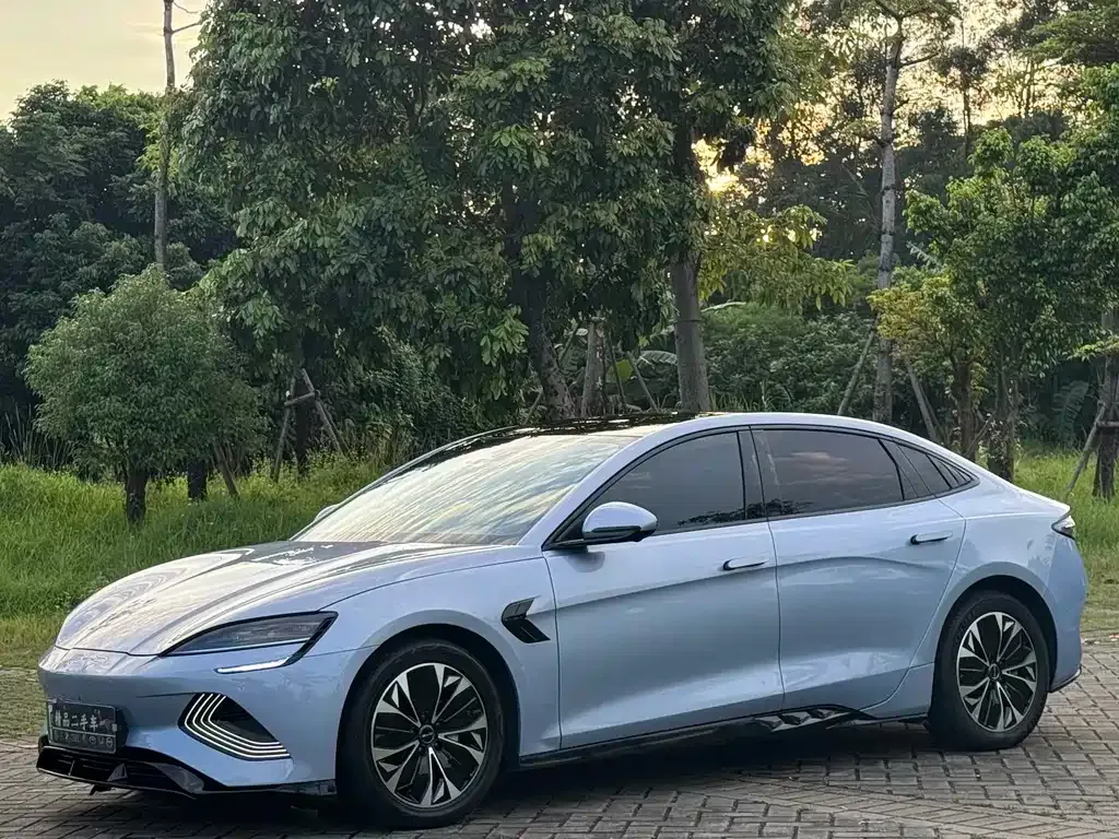 BYD Seal — фото 1