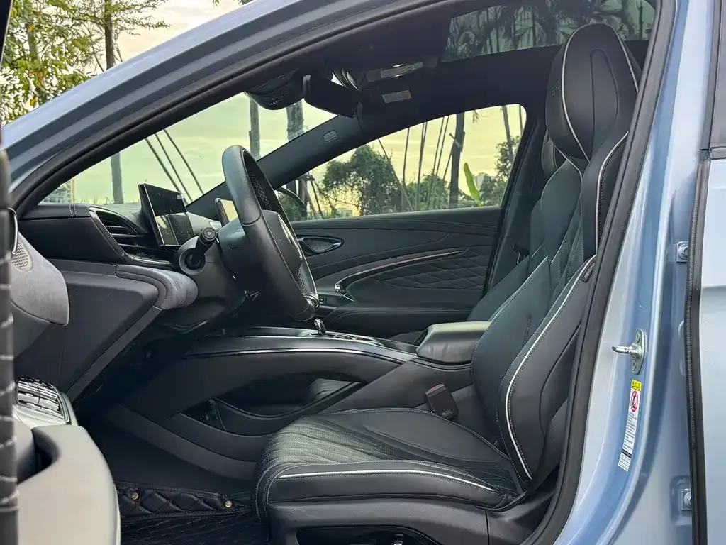 BYD Seal — фото 3