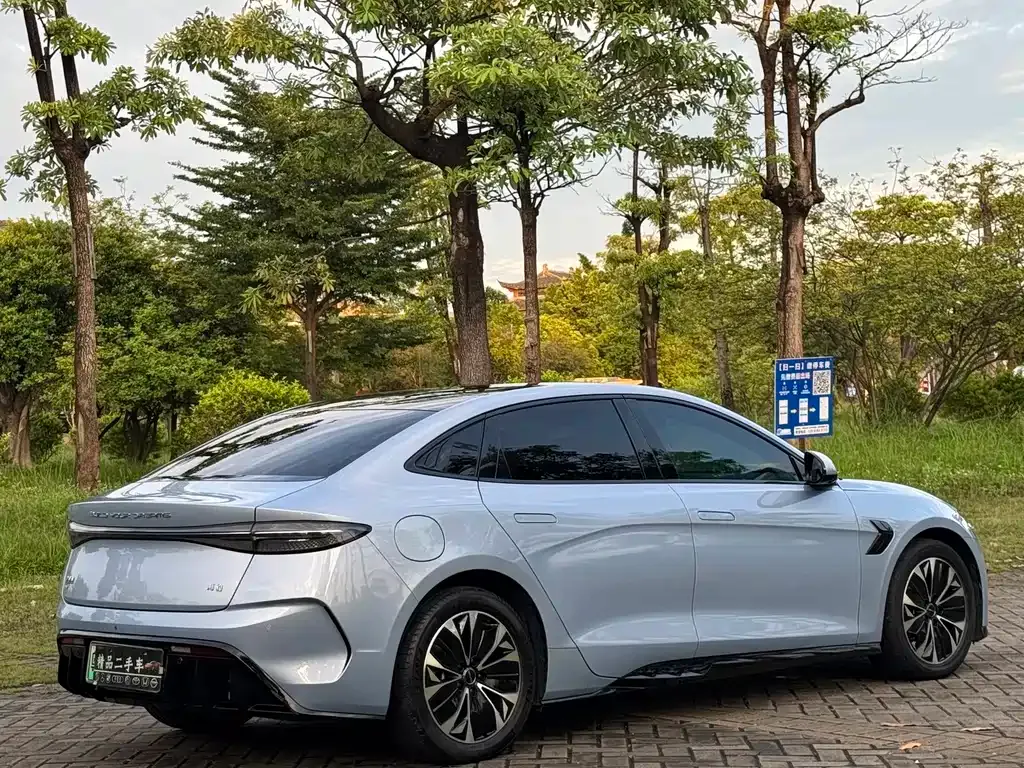 BYD Seal — фото 2